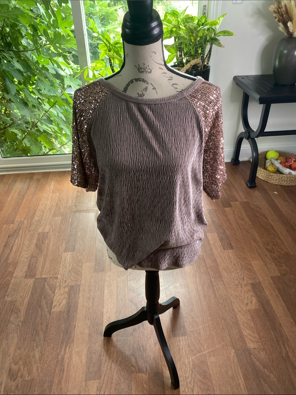 Cable & Gauge purple Leggings and shirt with Sequin Sides